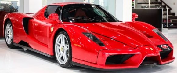 A la venta un Ferrari Enzo en Dubai