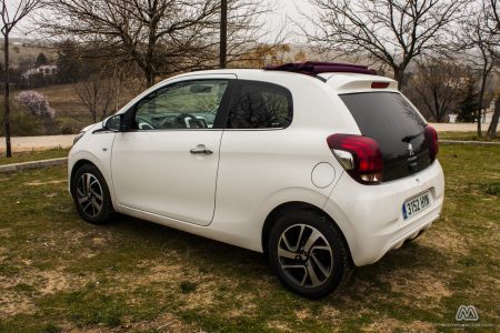 Prueba: Peugeot 108 Allure TOP! PureTech 82 CV (equipamiento, comportamiento, conclusión)