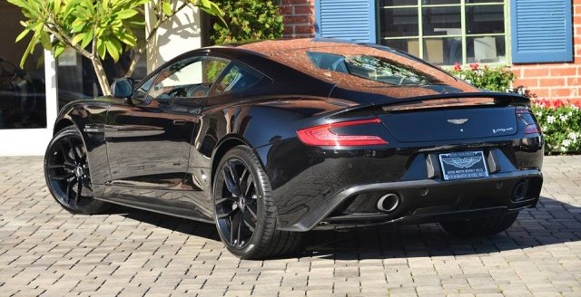 A la venta un Aston Martin Vanquish Carbon Black Edition