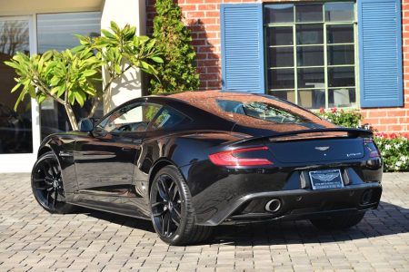 A la venta un Aston Martin Vanquish Carbon Black Edition