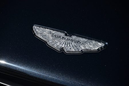 aston-martin-vanquish-carbon-edition-3.jpg