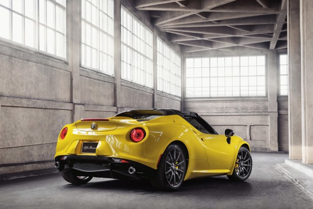 El Alfa Romeo 4C Spider llega a España, disponible desde los 75.000 euros 3