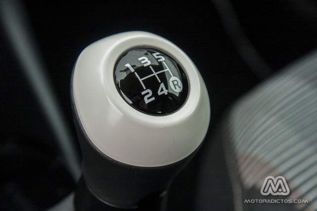 Prueba: Peugeot 108 Allure TOP! PureTech 82 CV (diseño, habitáculo, mecánica)