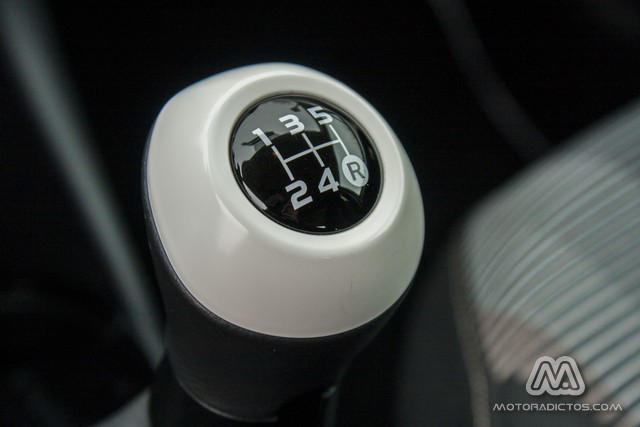 Prueba: Peugeot 108 Allure TOP! PureTech 82 CV (diseño, habitáculo, mecánica) 7