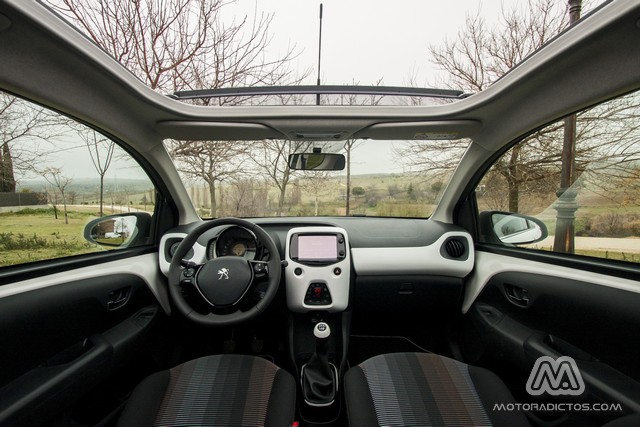 Prueba: Peugeot 108 Allure TOP! PureTech 82 CV (diseño, habitáculo, mecánica) 8