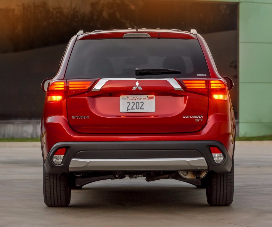 El Mitsubishi Outlander pasa por el quirófano para el Salón de Nueva York 3