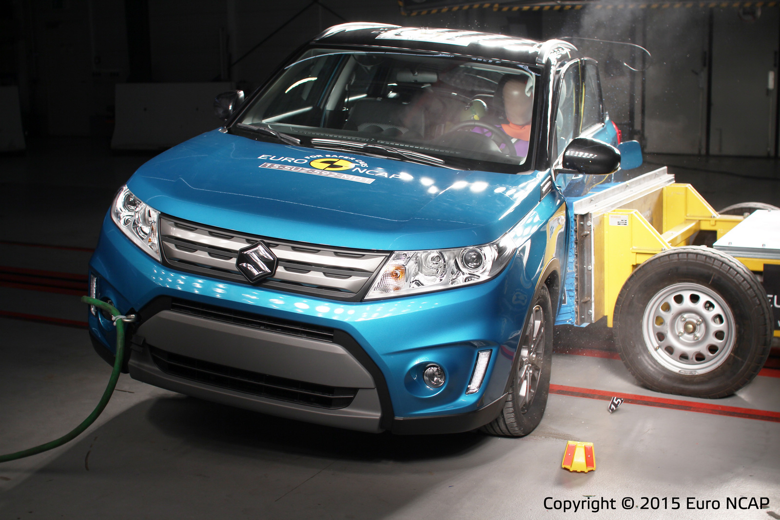 Euro NCAP: Los Renault Espace y Suzuki Vitara consiguen 5 estrellas, el Mazda2 y Fiat 500X se conforman con menos