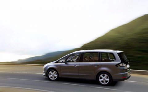 ford-galaxy-2015-201520772_7.jpg