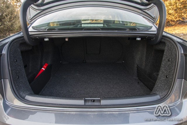 Prueba: Volkswagen Jetta TDI 150 CV DSG Sport (diseño, habitáculo, mecánica) 6