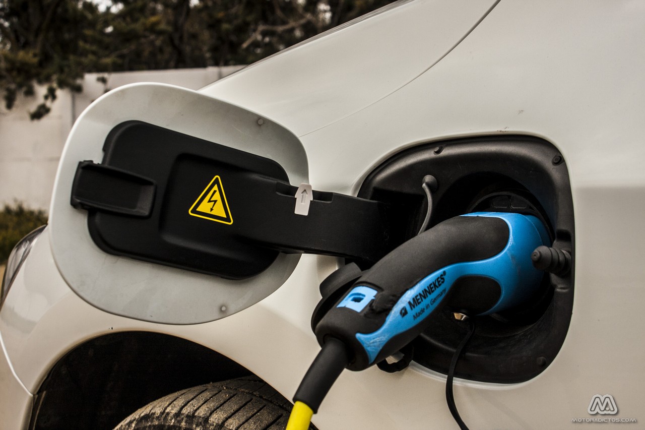 Prueba: Volvo V60 Plug-In Hybrid AWD (diseño, habitáculo, mecánica) 1