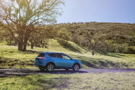 Toyota RAV4 Hybrid: Llega la variante híbrida y una renovación estética