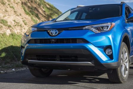 Toyota RAV4 Hybrid: Llega la variante híbrida y una renovación estética