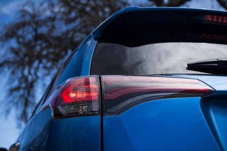 toyota-rav4-hybrid-201520766_25.jpg