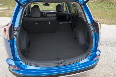 toyota-rav4-hybrid-201520766_26.jpg