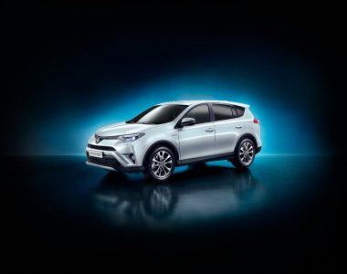 Toyota RAV4 Hybrid: Llega la variante híbrida y una renovación estética