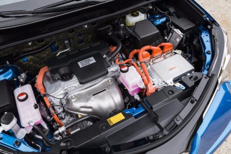 toyota-rav4-hybrid-201520766_32.jpg
