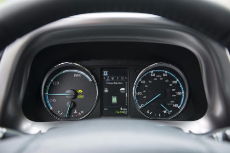 toyota-rav4-hybrid-201520766_41.jpg