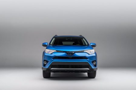 Toyota RAV4 Hybrid: Llega la variante híbrida y una renovación estética