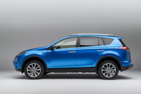 Toyota RAV4 Hybrid: Llega la variante híbrida y una renovación estética