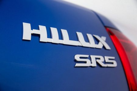 Toyota-Hilux-2016-15