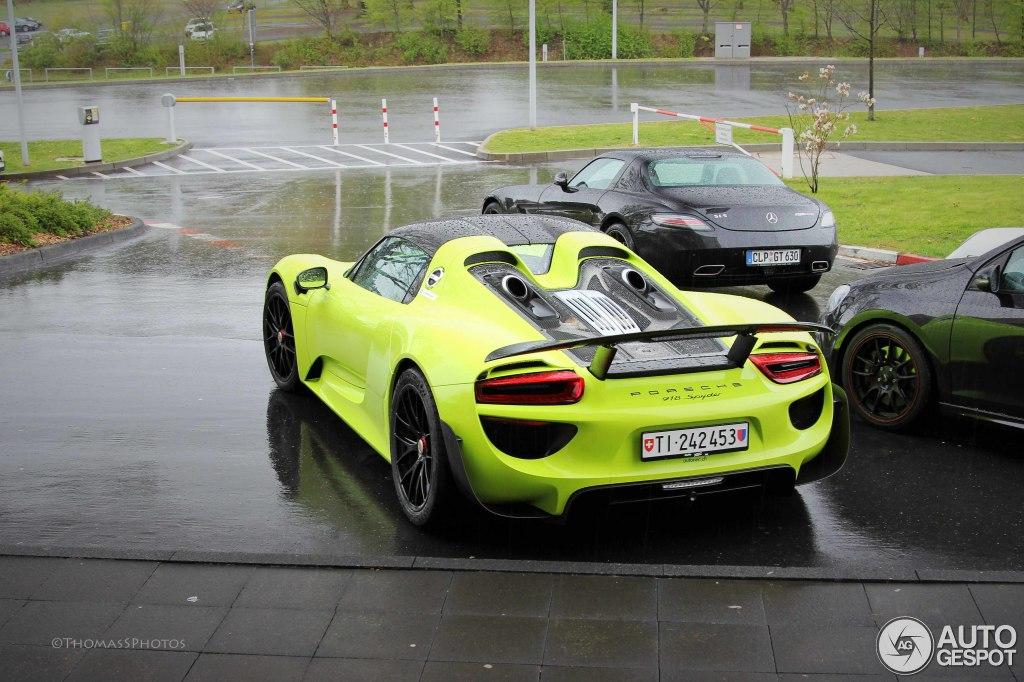 Así es el Porsche 918 Spyder en amarillo lima y con el Weissach Package