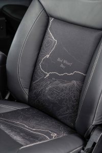Land-Rover-Defender-2000000-20
