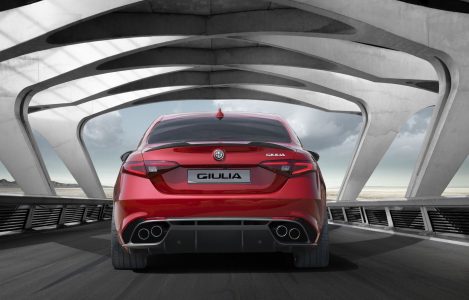 Ya es oficial: Alfa Romeo Giulia, o el denominado Ferrari de cuatro puertas