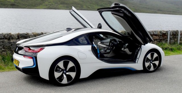 https://www.motoradictos.com/images/2014/10/bmw-podria-estar-trabajando-en-un-i8-mucho-mas-picante-01-e1414425209557.jpg