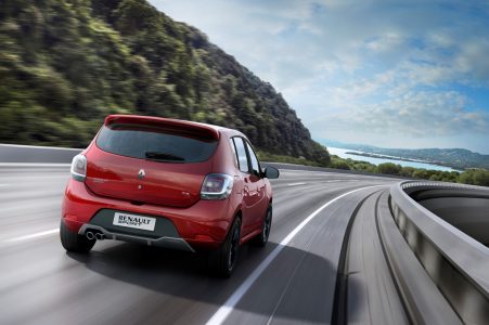 Renault Sandero RS 2.0: La pelotilla low-cost que no verás en el viejo continente