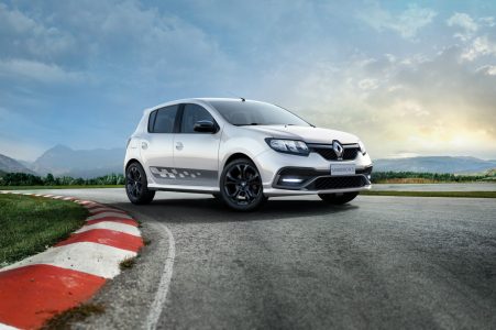 Renault Sandero RS 2.0: La pelotilla low-cost que no verás en el viejo continente