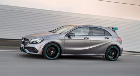 Mercedes introduce el Clase A 2016: El compacto premium actualiza su estética