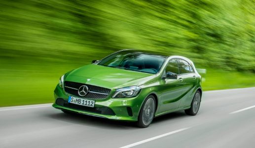 Mercedes introduce el Clase A 2016: El compacto premium actualiza su estética