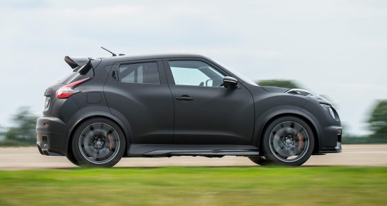 nissan-juke-r-2-0-2015-19-1440px