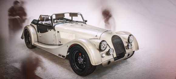 Morgan AR Plus 4: Ahora con motor Cosworth de 225 CV, celebrando el 65 aniversario