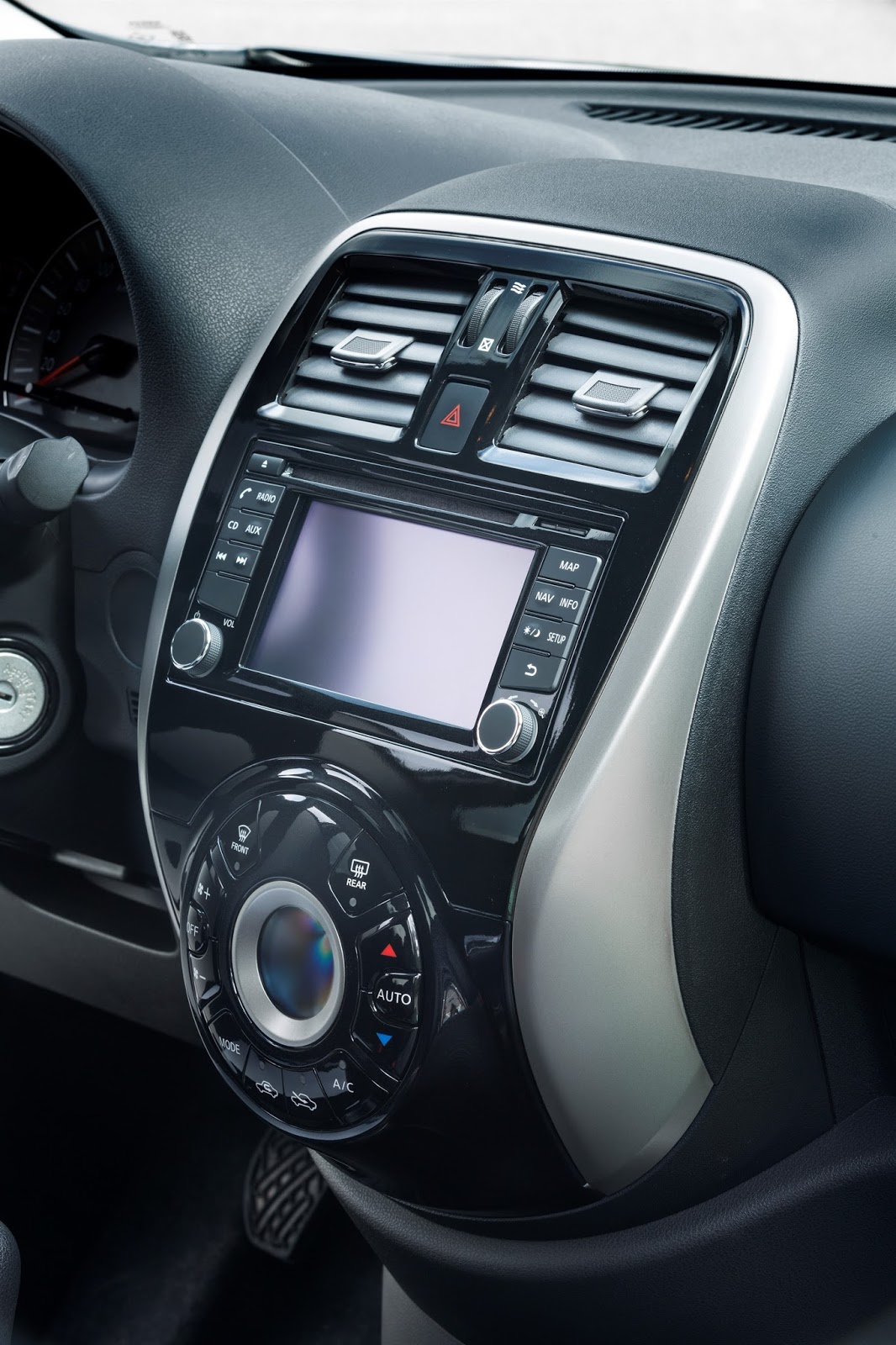 Nissan-Micra-N-Tec-10
