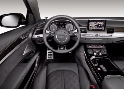 Audi S8 Plus: Te catapultará hasta los 305 km/h con sus 605 CV de potencia