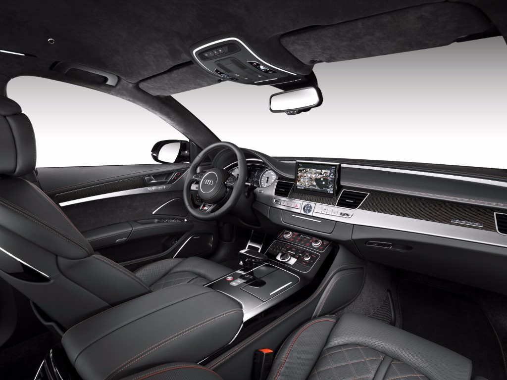 Audi S8 Plus: Te catapultará hasta los 305 km/h con sus 605 CV de potencia 3