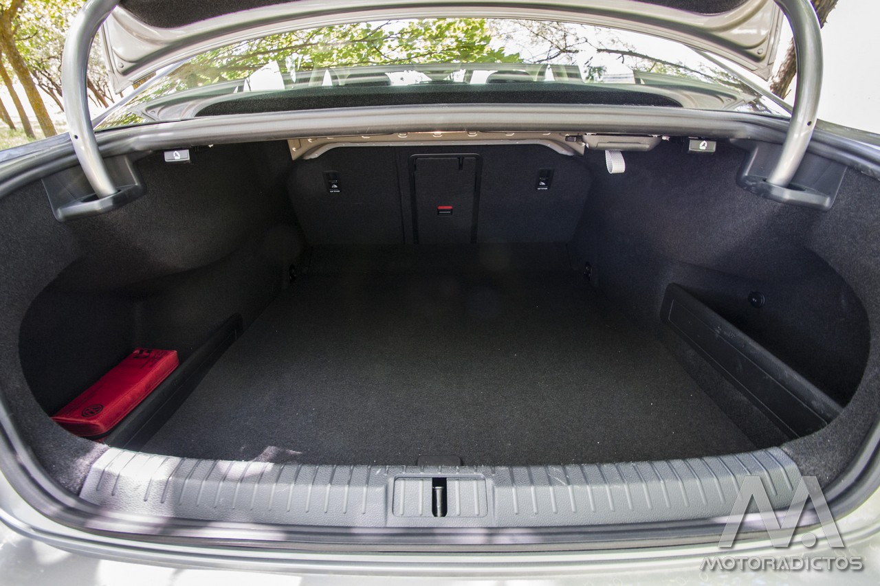 Prueba: Volkswagen Passat 2.0 TDI 150 CV Sport (diseño, habitáculo, mecánica) 8
