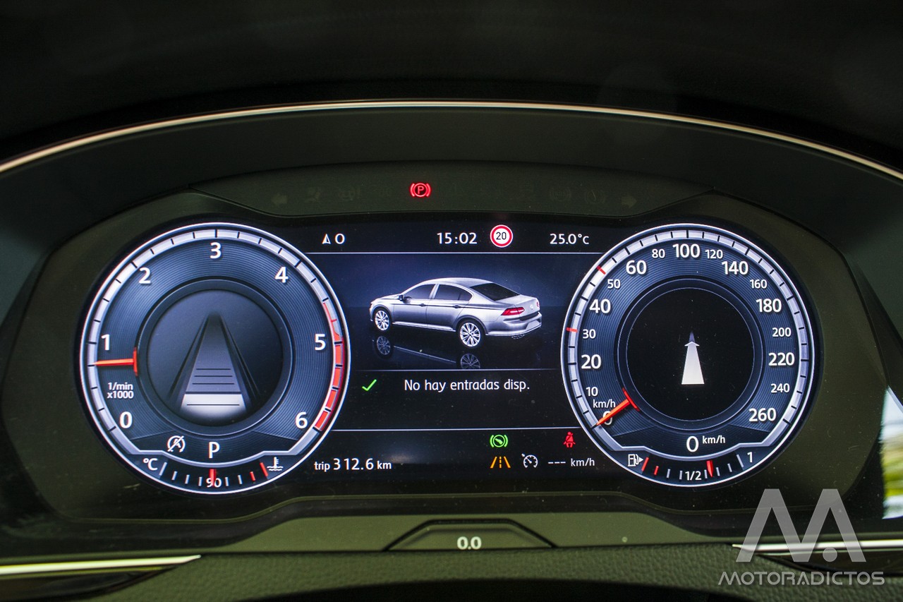 Prueba: Volkswagen Passat 2.0 TDI 150 CV Sport (diseño, habitáculo, mecánica) 10