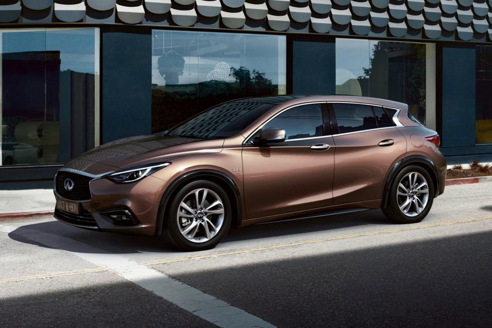 Más fotos oficiales del Infiniti Q30 antes de hora: El compacto premium nipón desde más ángulos