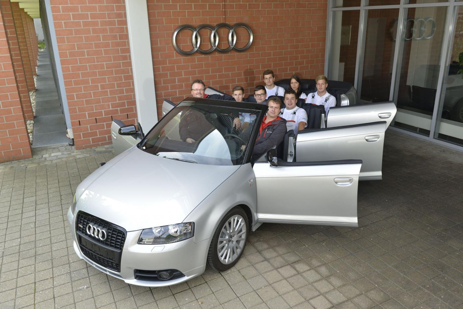 Sí, tus ojos no te engañan: Esto es un Audi A3 Cabrio de seis puertas y ocho plazas