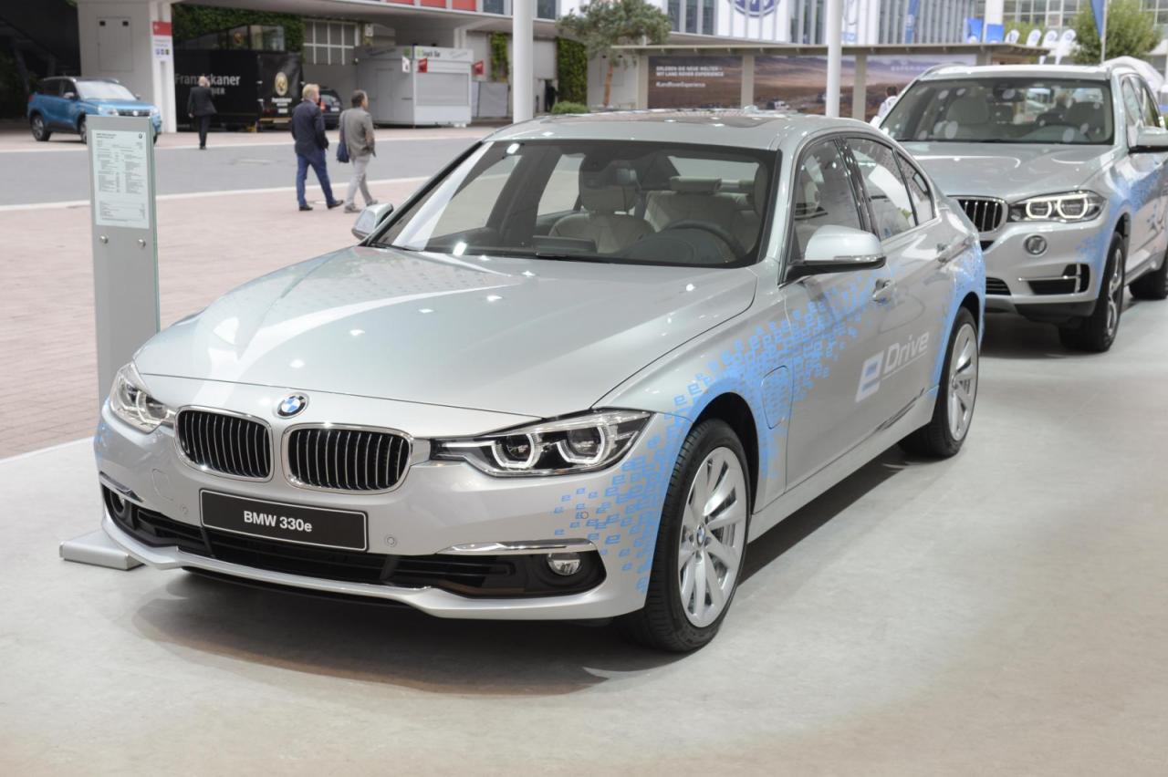Fráncfort 2015: BMW 330e, el híbrido enchufable del Serie 3