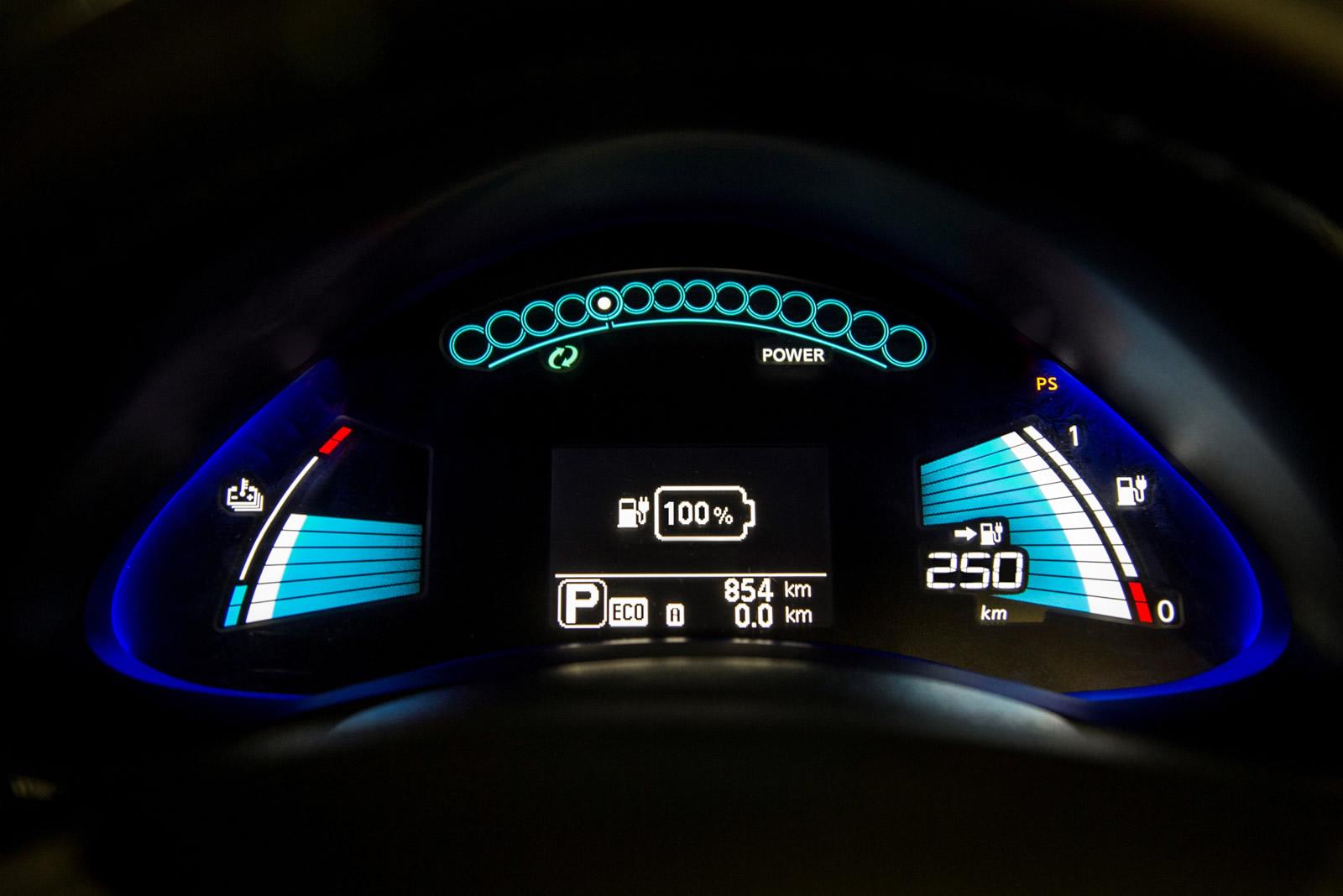 Nissan Leaf 2016: Ahora con batería de 30 kWh y 250 kilómetros de autonomía