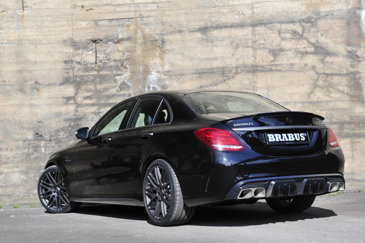 Brabus PowerXtra B40-600: un Mercedes C63S con 600 CV