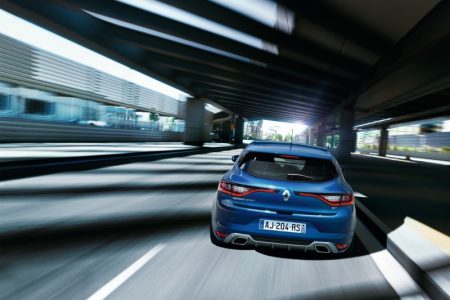 Renault oficializa el nuevo Mégane 2016: Más ancho y bajo, además de la versión GT