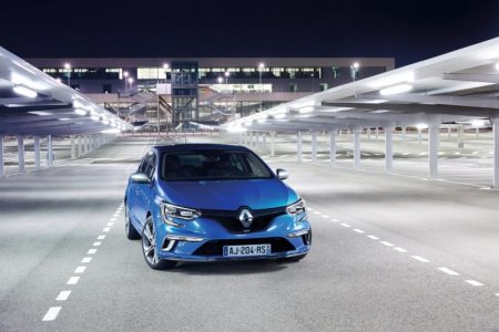 Renault oficializa el nuevo Mégane 2016: Más ancho y bajo, además de la versión GT