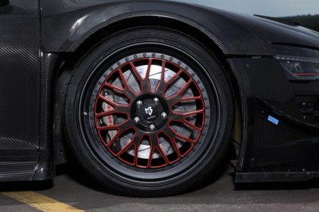 audi-r8-v10-plus-gets-a-950-hp-makeover-complete-with-carbon-fiber-body-also-girl-photo-gallery_9
