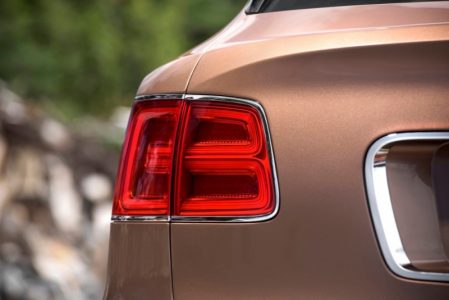 Bentley Bentayga: Uno de los SUV más rápidos y lujosos del mundo aparece en escena