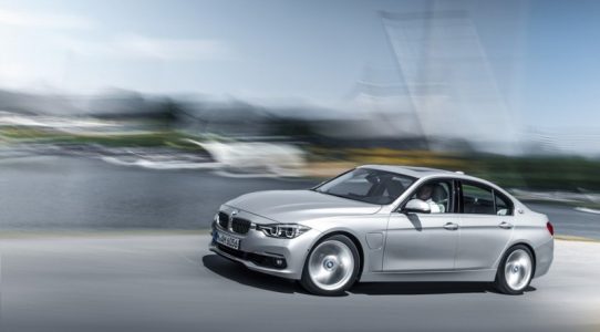 BMW 330e: La versión híbrida y enchufable del Serie 3