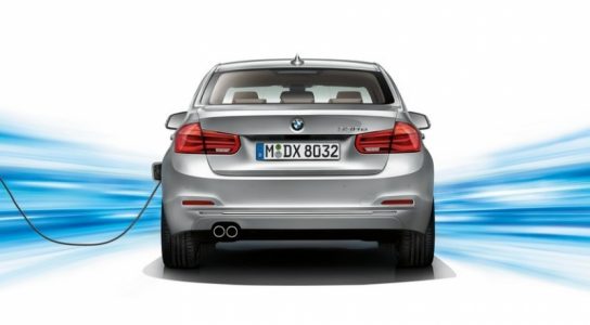 BMW 330e: La versión híbrida y enchufable del Serie 3